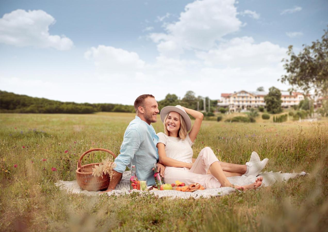 Wellness Natur Resort Gut Edermann ไทเซนดอร์ฟ ภายนอก รูปภาพ