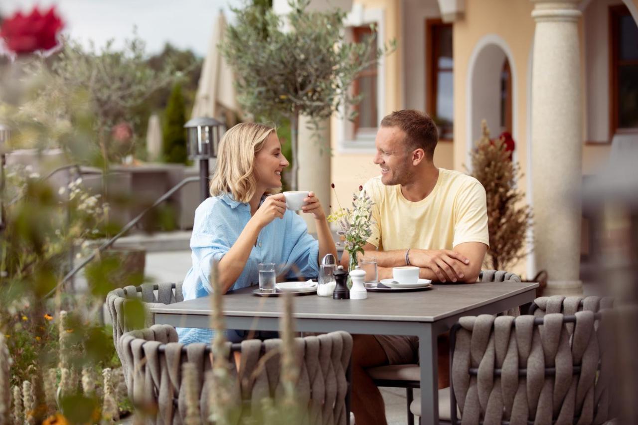 Wellness Natur Resort Gut Edermann ไทเซนดอร์ฟ ภายนอก รูปภาพ